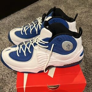 Nike Air Penny ll size 11. Never worn